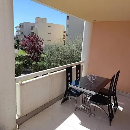 Magnifique 2 Pieces Piscine Parking A Pied Tennis דירה ואלאוריס